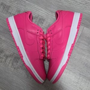 Nike Dunk Hyper Pink